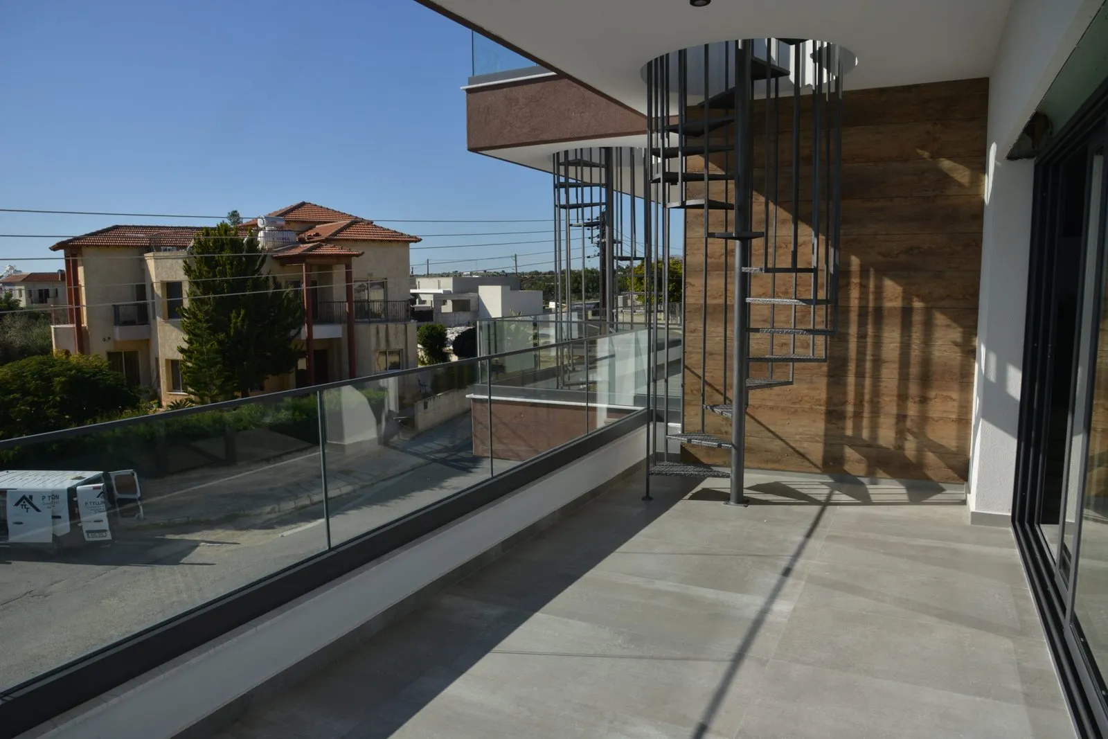Tylliros Court – external views 9